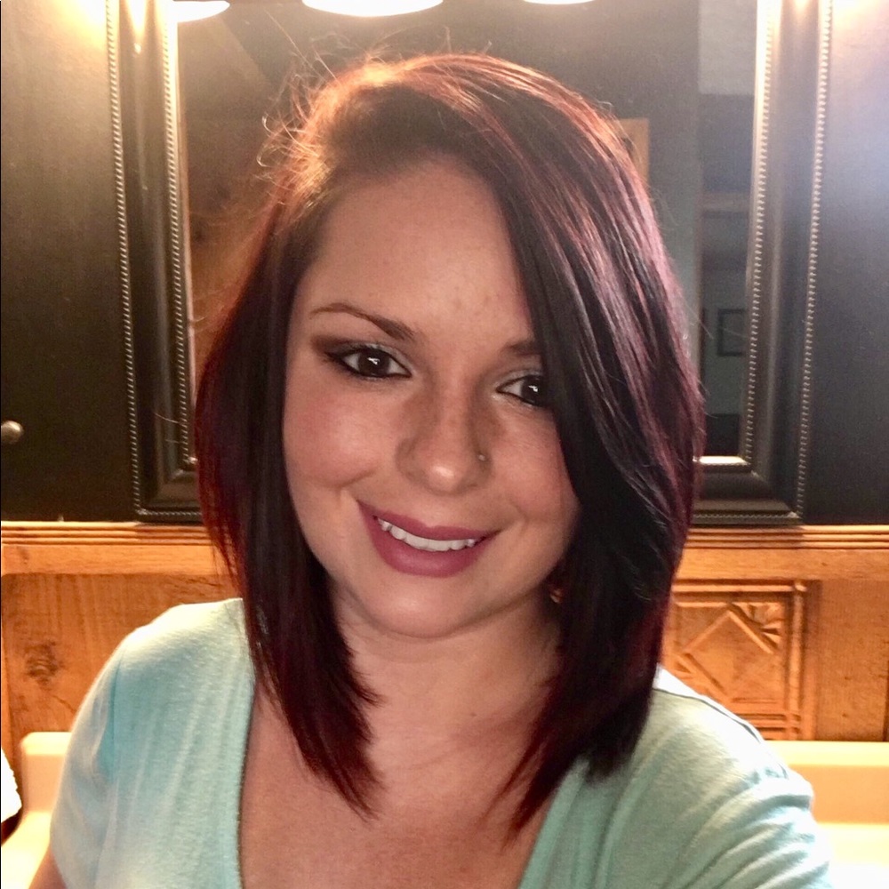 Meet your Posher, Emalee